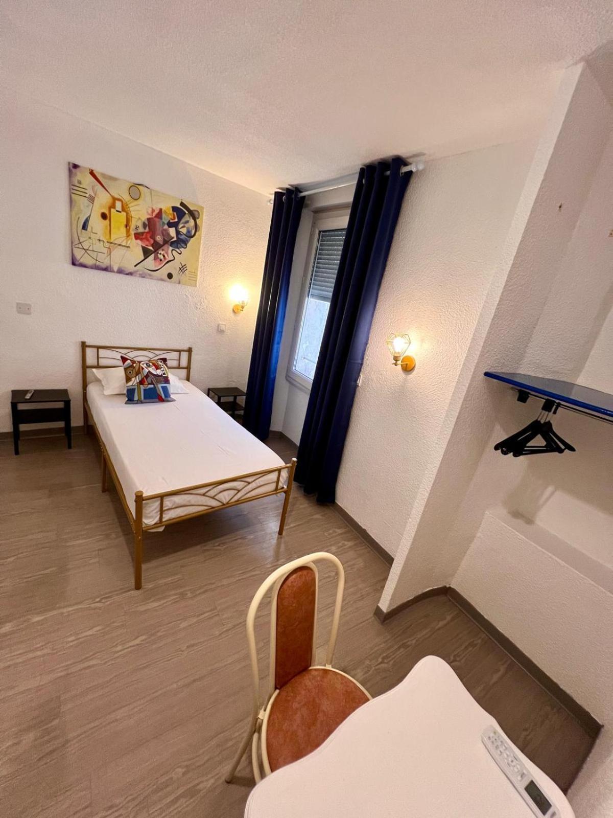 Single Room,1613659621:JPEG