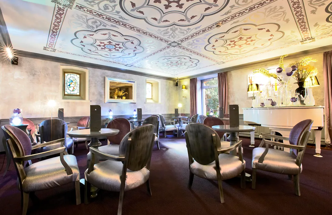 Golden Tulip Cannes Hotel De Paris-1